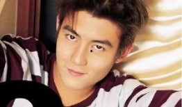 =明星明星公开道歉,真诚反思与公众形象的重建